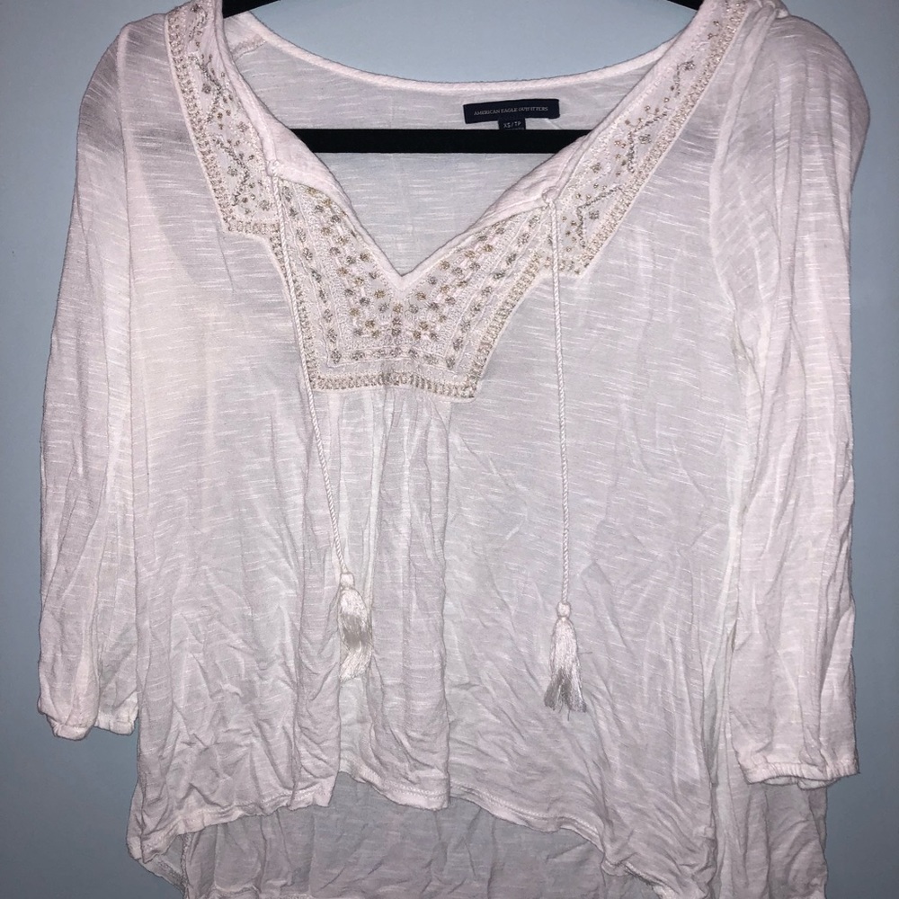 American Eagle white and gold blouse